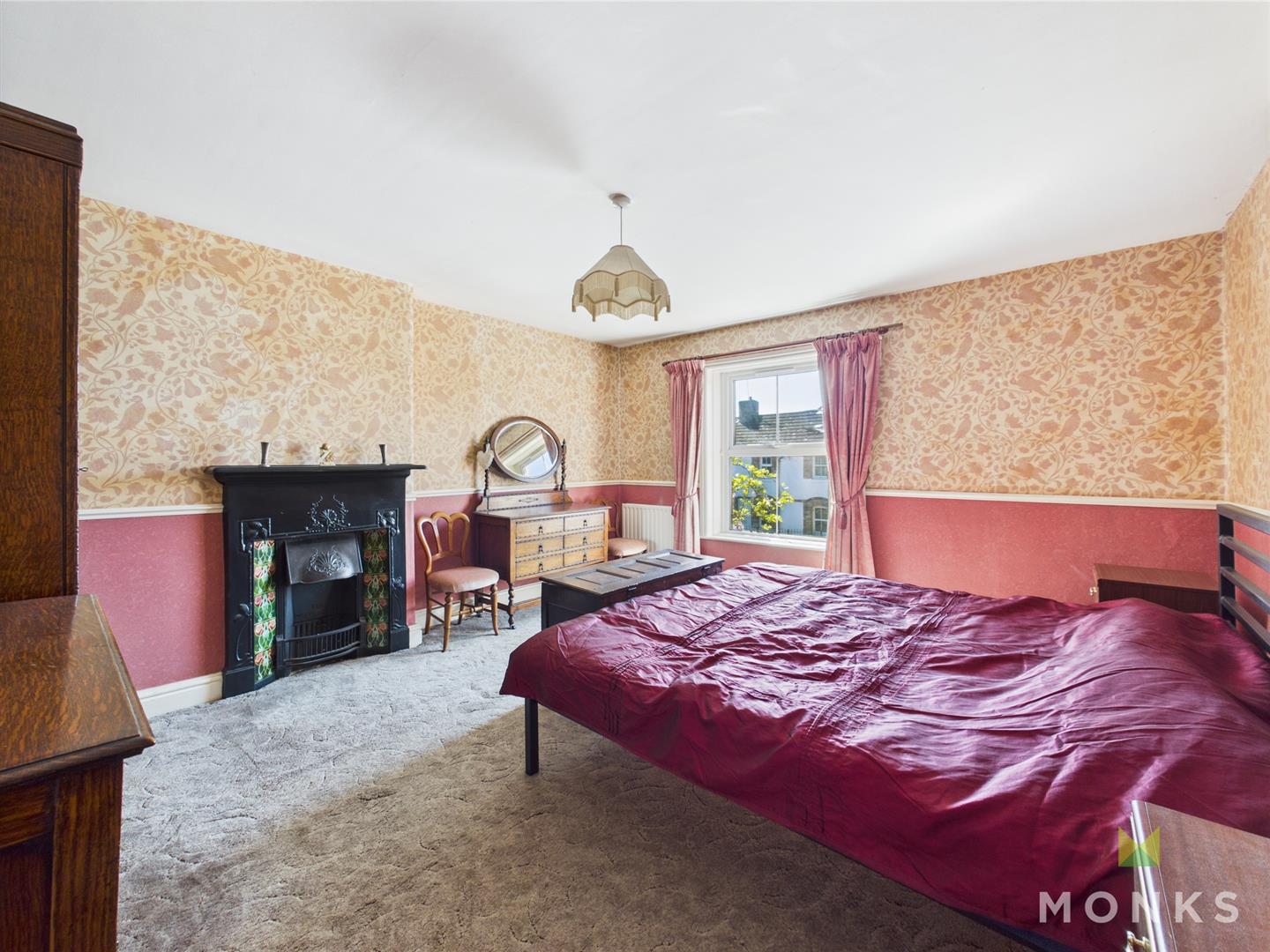 Ivy House Station Road, Oswestry, SY11 4BT For Sale